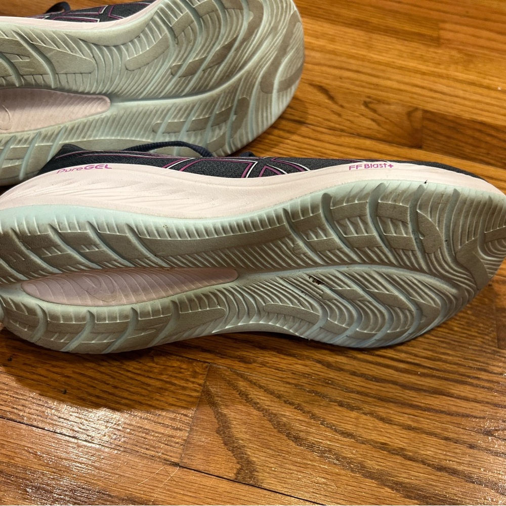 Asics Athletic Shoes - 10.5 - Picture 2 of 7